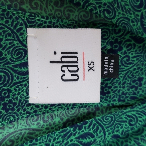 Cabi green floral blouse, chiffon career keyhole back day to night womens XS - Picture 10 of 10